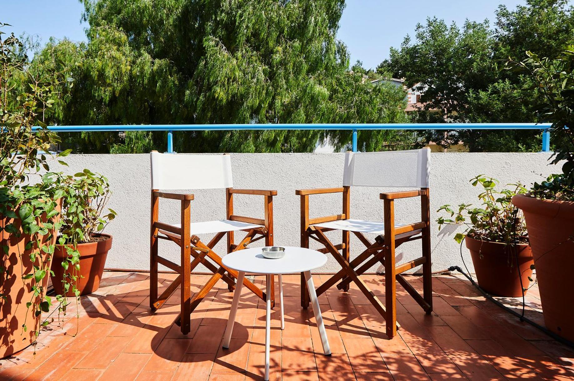 Hotel California Le Lavandou Exterior photo